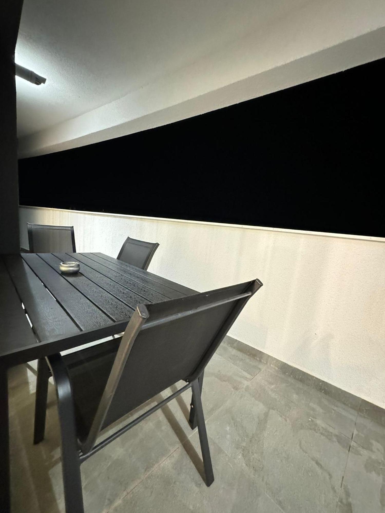Luxury Apartments Avanera With 1&2 Bedroom With Parking Suceava Exterior foto