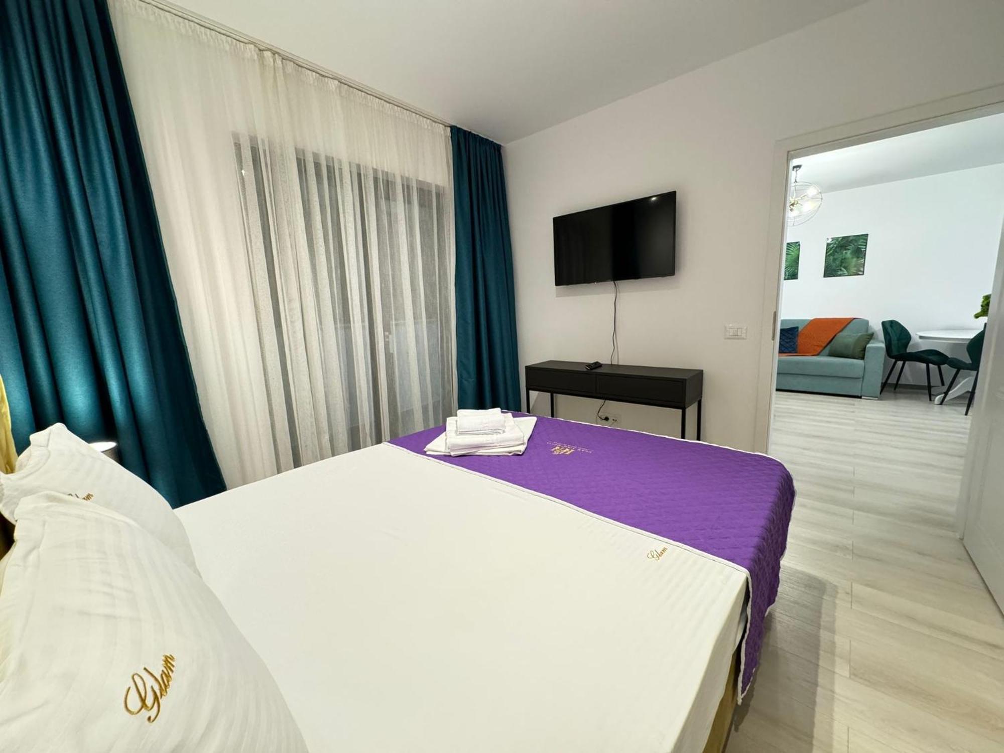 Luxury Apartments Avanera With 1&2 Bedroom With Parking Suceava Exterior foto