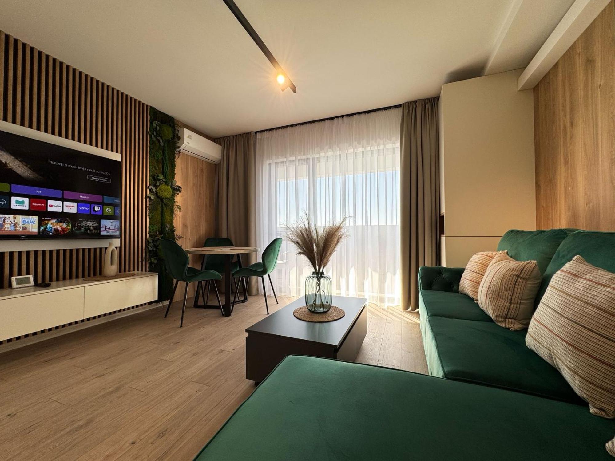 Luxury Apartments Avanera With 1&2 Bedroom With Parking Suceava Exterior foto