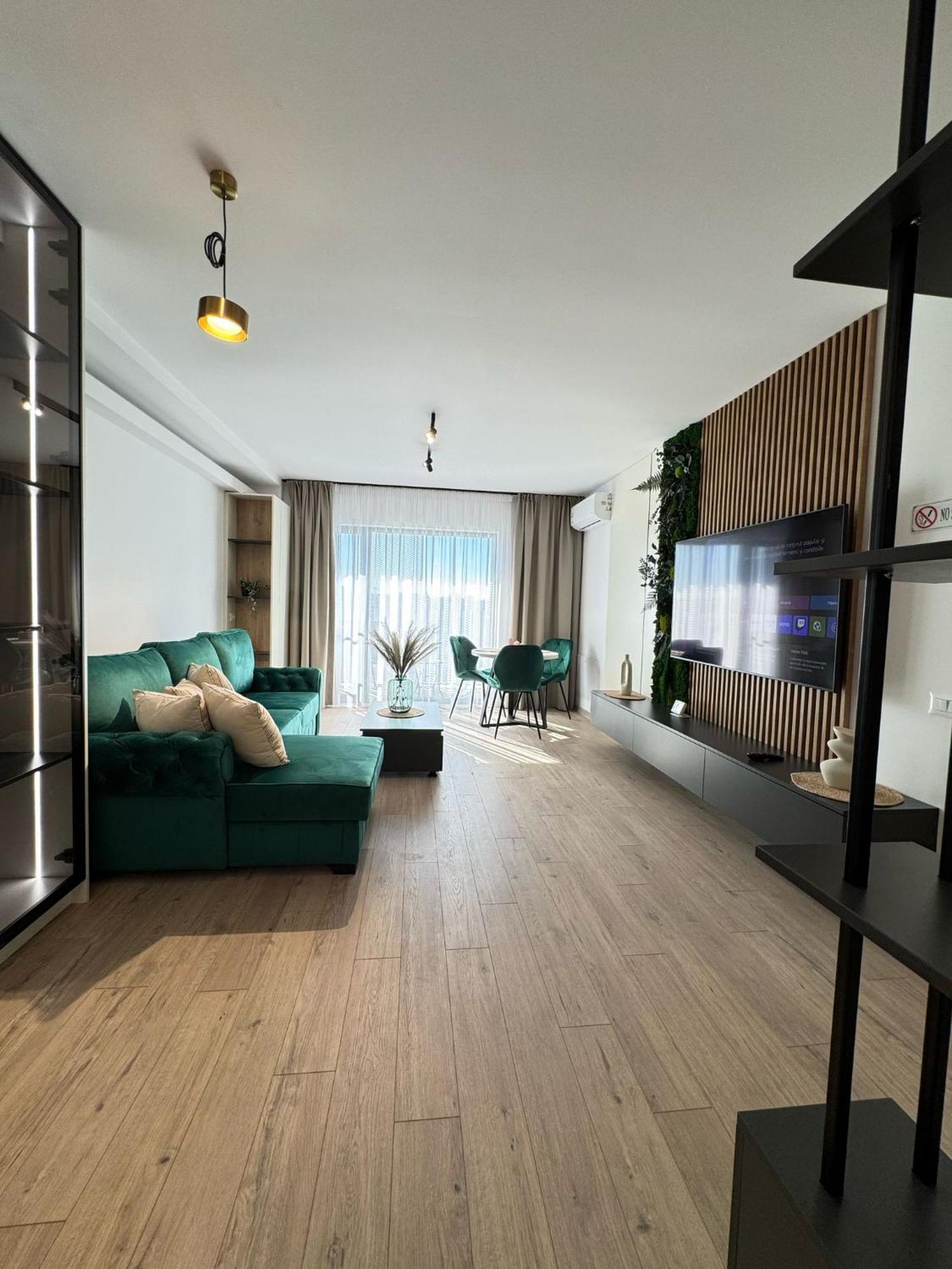 Luxury Apartments Avanera With 1&2 Bedroom With Parking Suceava Exterior foto