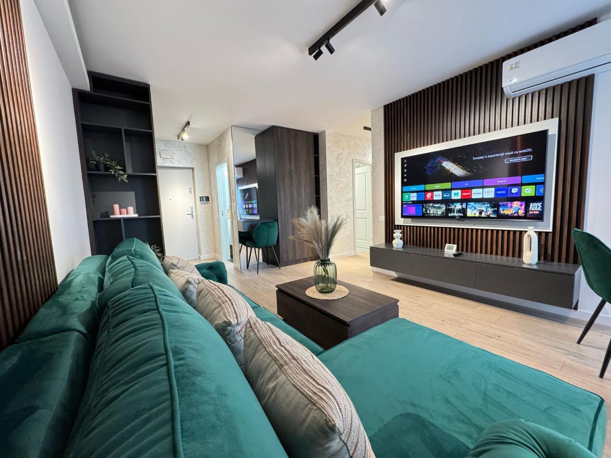 Luxury Apartments Avanera With 1&2 Bedroom With Parking Suceava Exterior foto