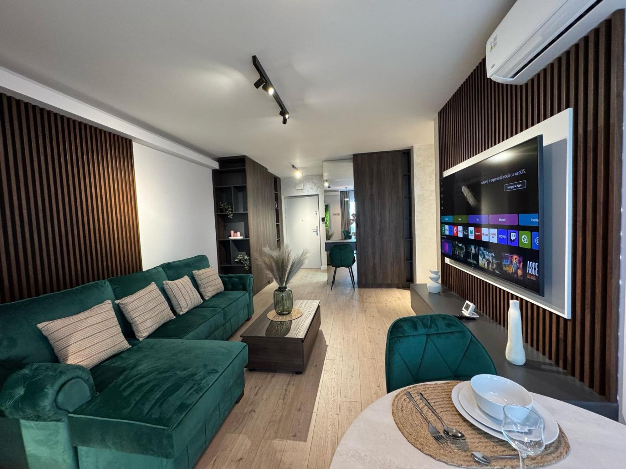 Luxury Apartments Avanera With 1&2 Bedroom With Parking Suceava Exterior foto